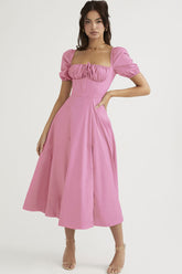Luftiges, schulterfreies Midi-Sommerkleid mit Puffärmeln und hohem Schlitz vorne - Rosa